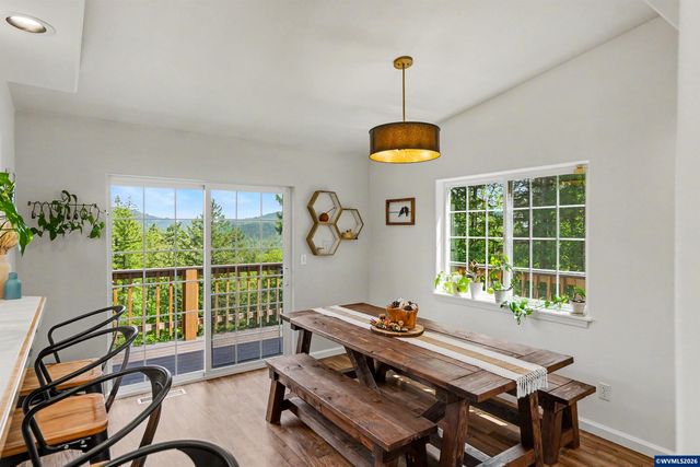 24258 Columbine Dr, Philomath, OR 97370