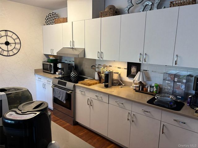 425 New York Avenue, Huntington, NY 11743