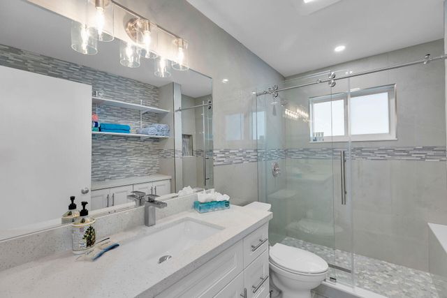 W 230 Seaview Drive, Duck Key, FL 33050