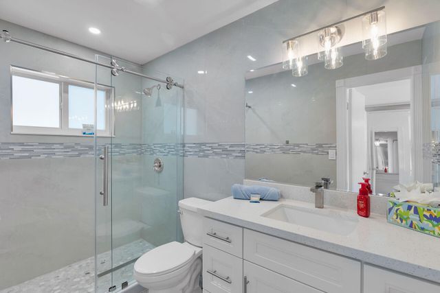 W 230 Seaview Drive, Duck Key, FL 33050