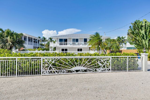 W 230 Seaview Drive, Duck Key, FL 33050