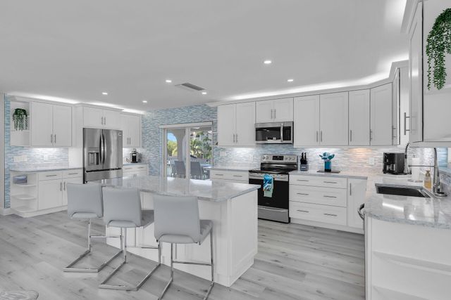 W 230 Seaview Drive, Duck Key, FL 33050