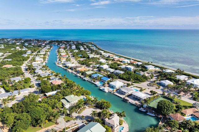 W 230 Seaview Drive, Duck Key, FL 33050