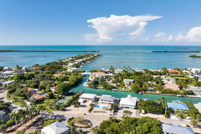 W 230 Seaview Drive, Duck Key, FL 33050