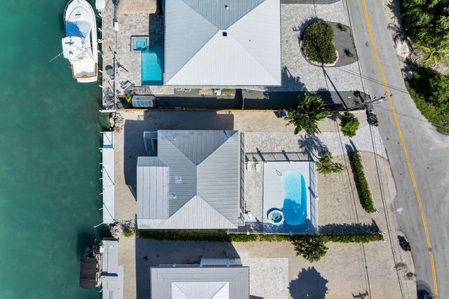 W 230 Seaview Drive, Duck Key, FL 33050
