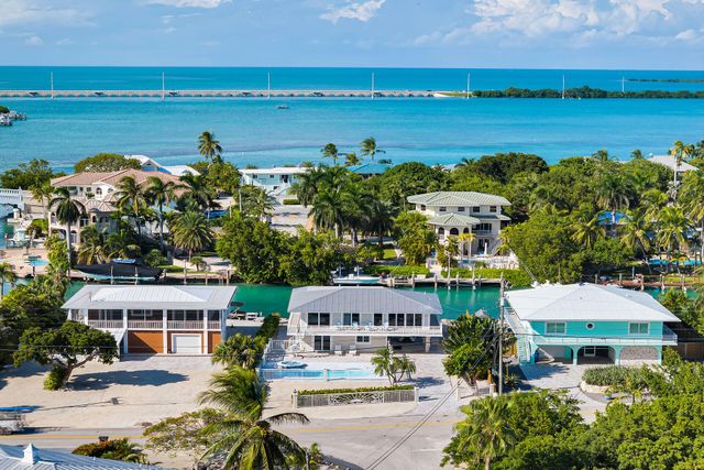 W 230 Seaview Drive, Duck Key, FL 33050