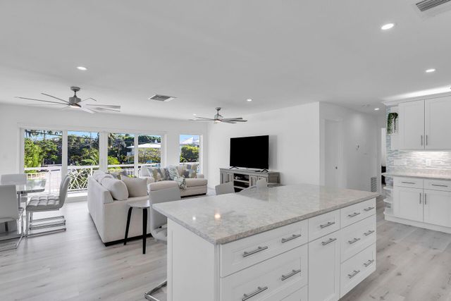 W 230 Seaview Drive, Duck Key, FL 33050