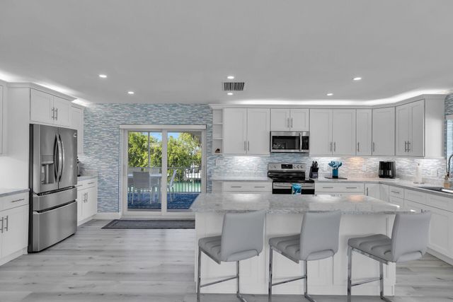 W 230 Seaview Drive, Duck Key, FL 33050