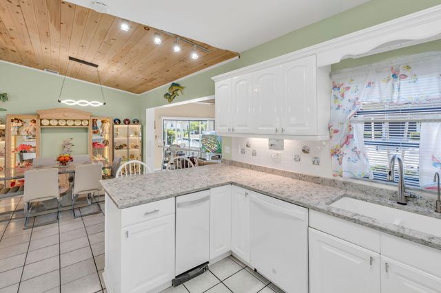 W 20838 5th Avenue, Cudjoe Key, FL 33042