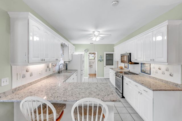 W 20838 5th Avenue, Cudjoe Key, FL 33042