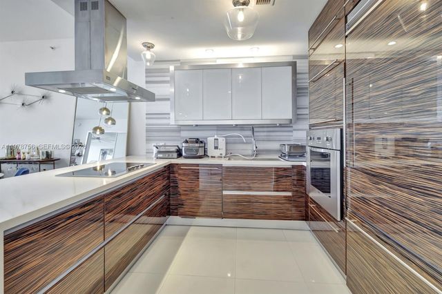 1100 Biscayne Blvd 4002, Miami, FL 33132