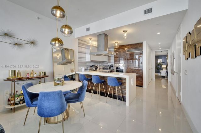 1100 Biscayne Blvd 4002, Miami, FL 33132