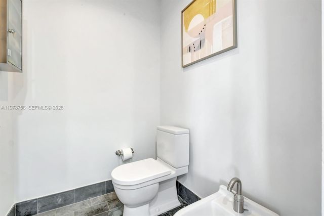 1100 Biscayne Blvd 4002, Miami, FL 33132