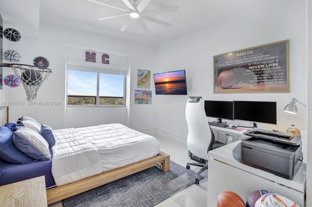 1100 Biscayne Blvd 4002, Miami, FL 33132