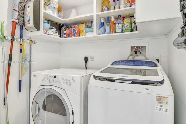 1100 Biscayne Blvd 4002, Miami, FL 33132