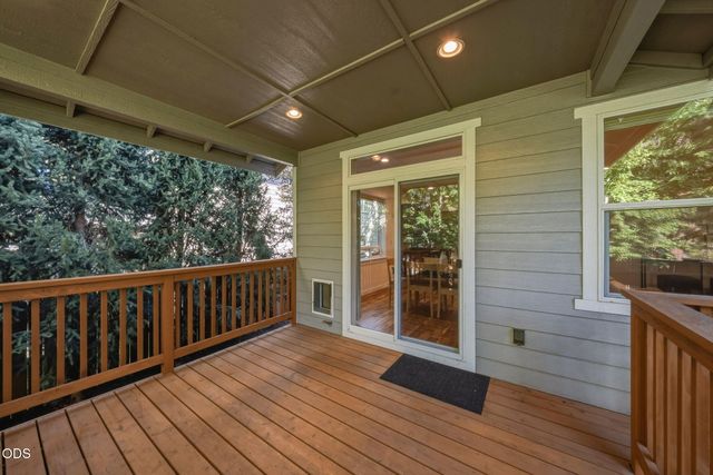 1847 NE Ellamae Place, Bend, OR 97701