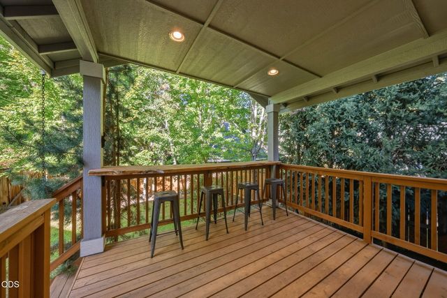 1847 NE Ellamae Place, Bend, OR 97701