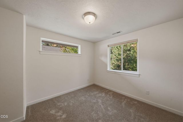 1847 NE Ellamae Place, Bend, OR 97701