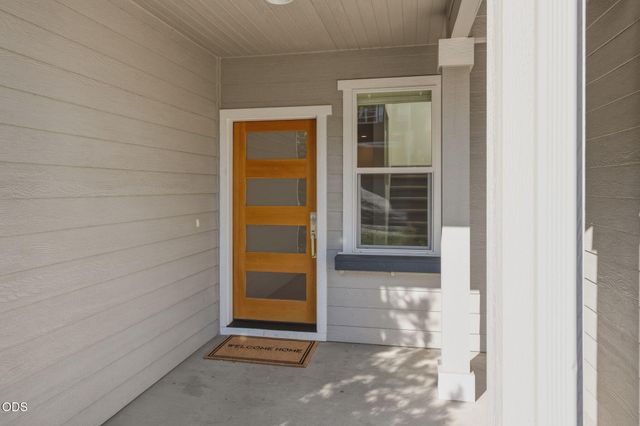 1847 NE Ellamae Place, Bend, OR 97701