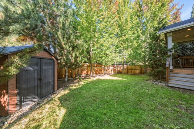 1847 NE Ellamae Place, Bend, OR 97701
