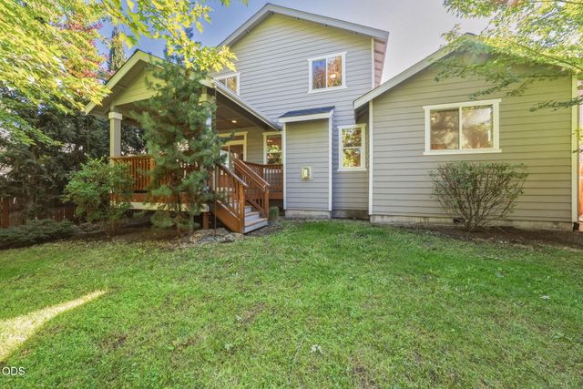 1847 NE Ellamae Place, Bend, OR 97701