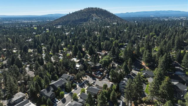1847 NE Ellamae Place, Bend, OR 97701
