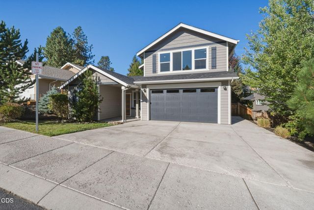 1847 NE Ellamae Place, Bend, OR 97701