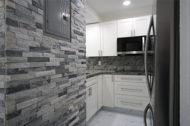 1035 W 77th St 208, Hialeah, FL 33014