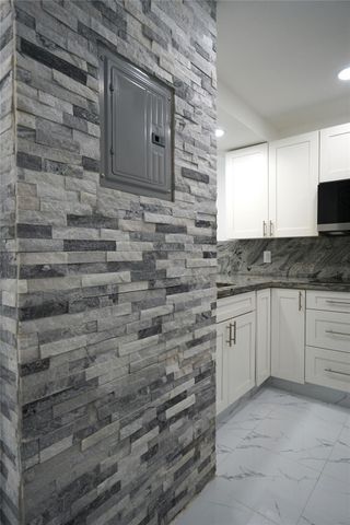 1035 W 77th St 208, Hialeah, FL 33014