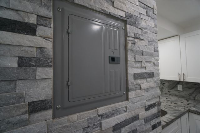 1035 W 77th St 208, Hialeah, FL 33014