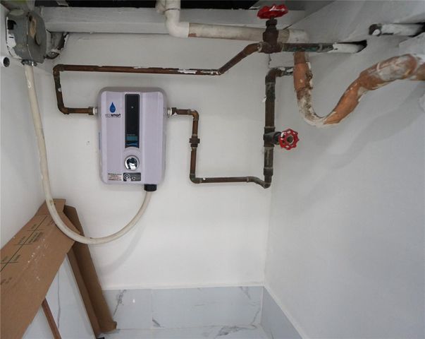 1035 W 77th St 208, Hialeah, FL 33014