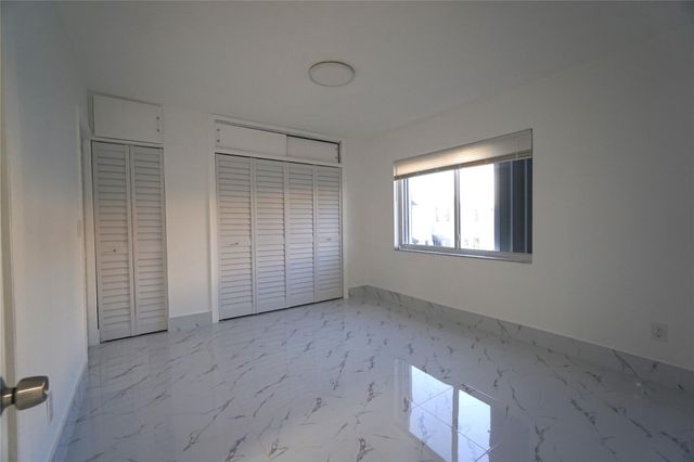 1035 W 77th St 208, Hialeah, FL 33014