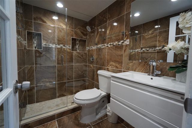 1035 W 77th St 208, Hialeah, FL 33014