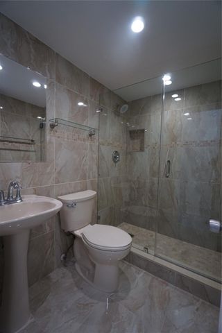 1035 W 77th St 208, Hialeah, FL 33014