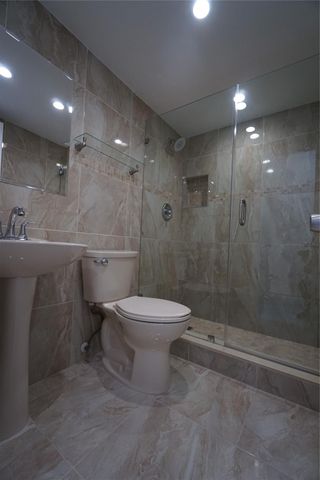 1035 W 77th St 208, Hialeah, FL 33014