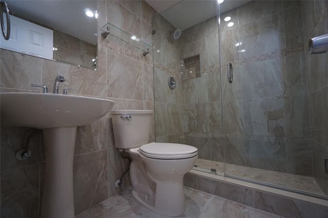 1035 W 77th St 208, Hialeah, FL 33014