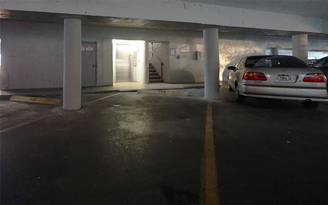 1035 W 77th St 208, Hialeah, FL 33014