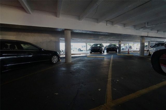 1035 W 77th St 208, Hialeah, FL 33014