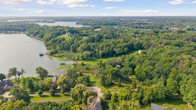 365 W Lake Street, Orono, MN 55356