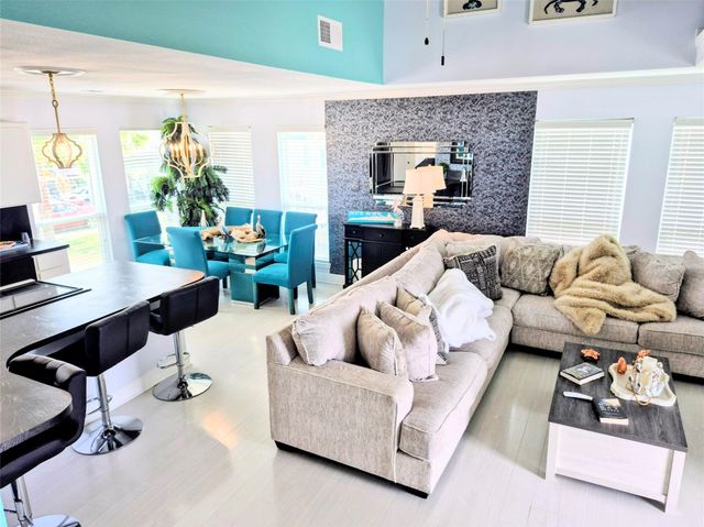 1122 Makatea Street, Tiki Island, TX 77554