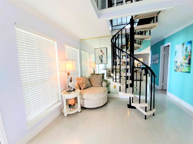 1122 Makatea Street, Tiki Island, TX 77554