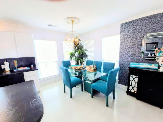 1122 Makatea Street, Tiki Island, TX 77554