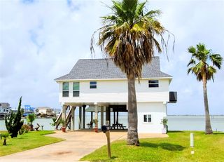 1122 Makatea Street, Tiki Island, TX 77554