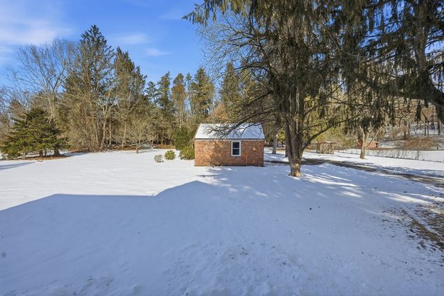 3076 Boston Rd, Wilbraham, MA 01095