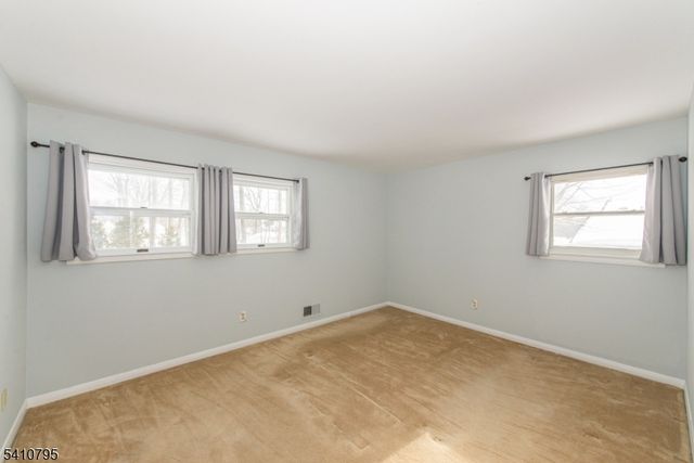 5 Beechwood Dr, Roxbury Twp., NJ 07876