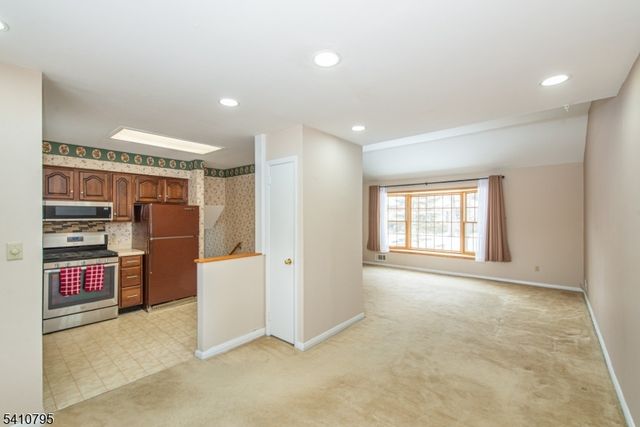 5 Beechwood Dr, Roxbury Twp., NJ 07876