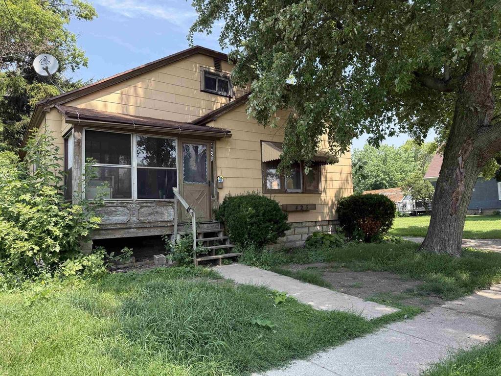 425 MONROE STREET, Neenah, WI 54956