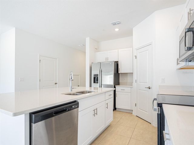 5140 QUAKERS PLACE, St Cloud, FL 34769