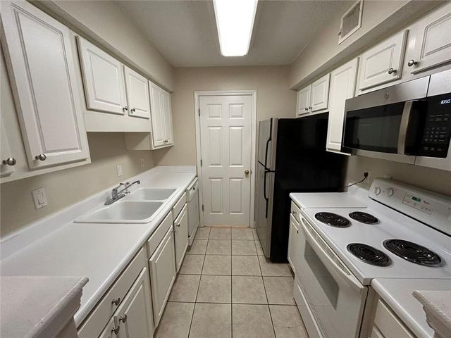 1016 Wingate Way, Sandy Springs, GA 30350