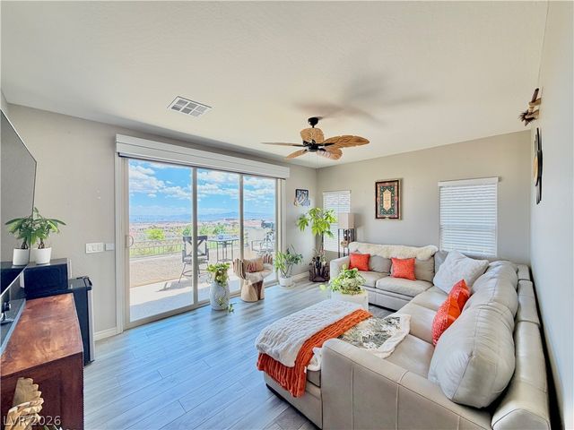 272 Highspring Street, Las Vegas, NV 89138